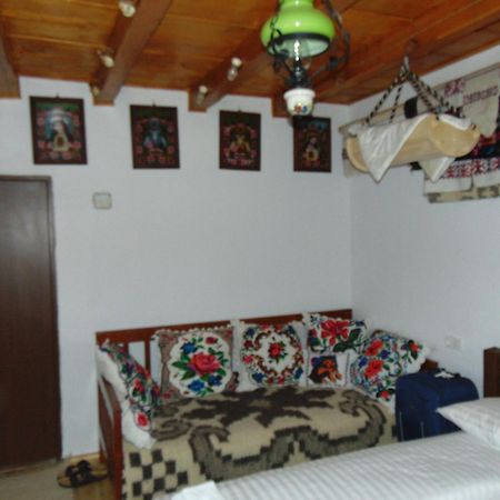 Casutele Din Moisei Hotel ภายนอก รูปภาพ