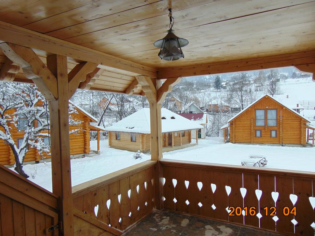 Casutele Din Moisei Hotel ภายนอก รูปภาพ