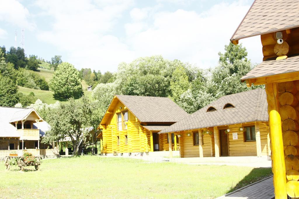 Casutele Din Moisei Hotel ภายนอก รูปภาพ