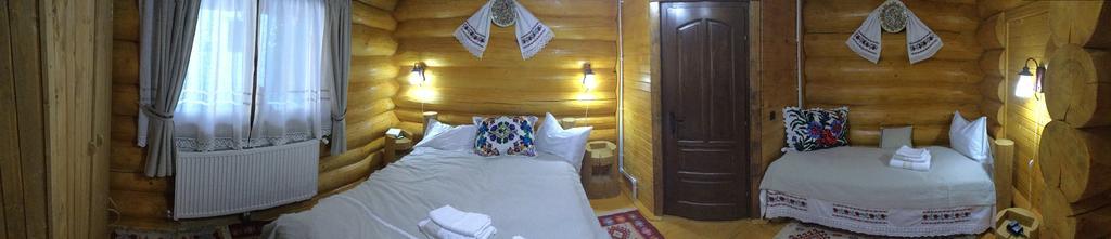 Casutele Din Moisei Hotel ภายนอก รูปภาพ