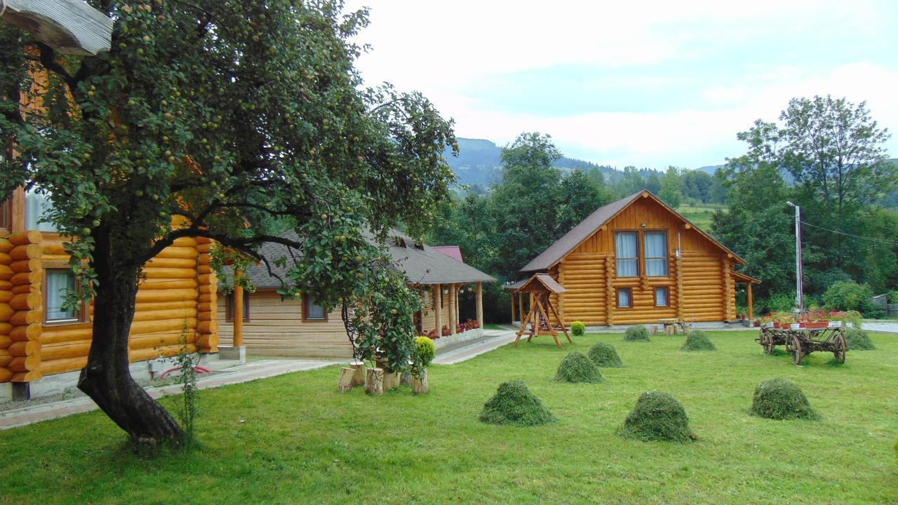 Casutele Din Moisei Hotel ภายนอก รูปภาพ